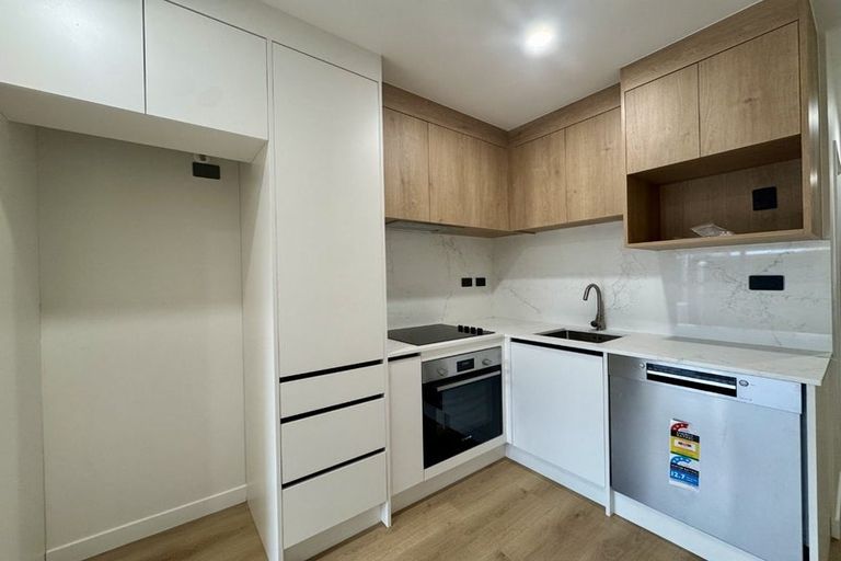 Photo of property in 7/399 Massey Road, Mangere East, Auckland, 2024