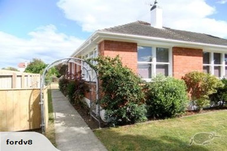 Photo of property in 39 Exeter Crescent, Takaro, Palmerston North, 4412