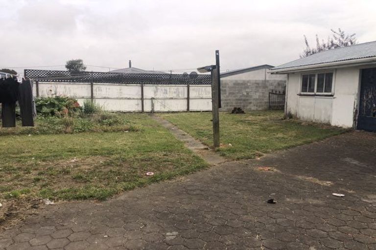 Photo of property in 17 Sandown Crescent, Aranui, Christchurch, 8061