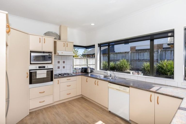 Photo of property in 104 Ayrshire Drive, Grandview Heights, Hamilton, 3200