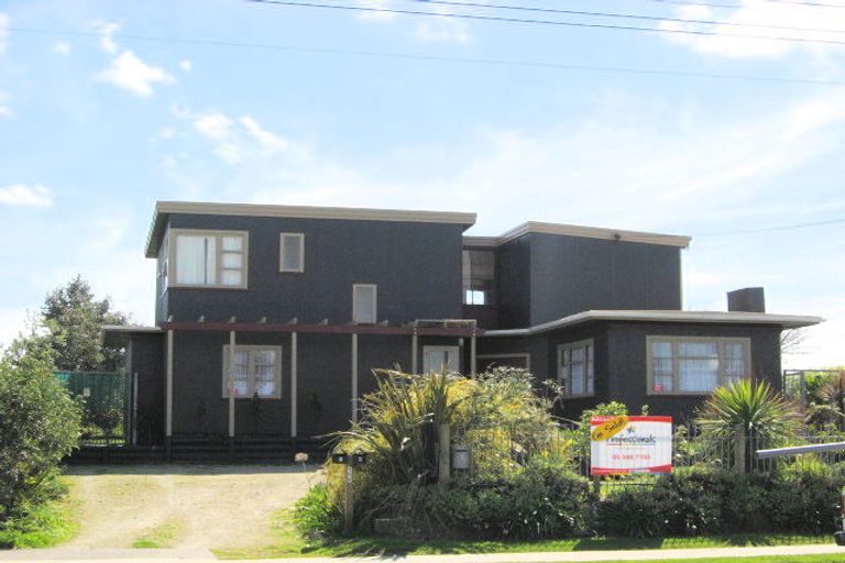 Photo of property in 100 Puriri Street, Gonville, Wanganui, 4501