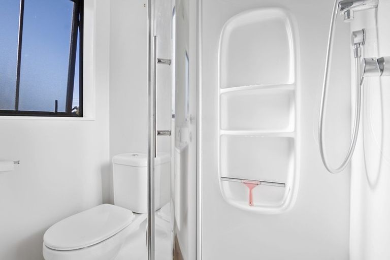 Photo of property in 10/15 Sunhill Road, Sunnyvale, Auckland, 0612