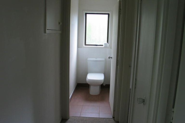 Photo of property in 8 Kayle Glen, West Harbour, Auckland, 0618