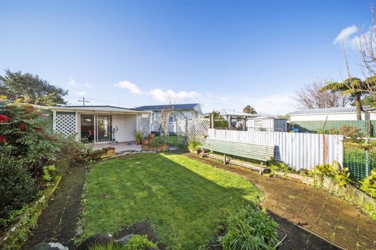 Photo of property in 15 Murray Avenue, Hawera, 4610