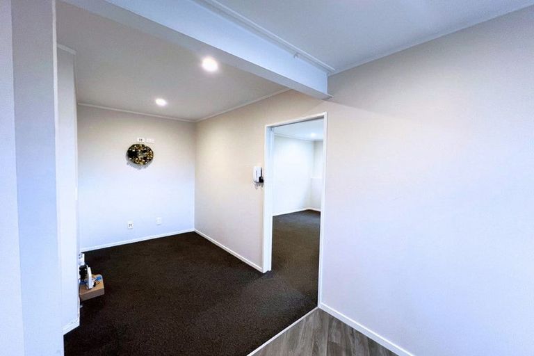 Photo of property in 25 Peterhouse Place, West Harbour, Auckland, 0618