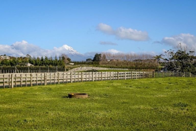 Photo of property in 140 Henwood Road, Paraite, New Plymouth, 4372
