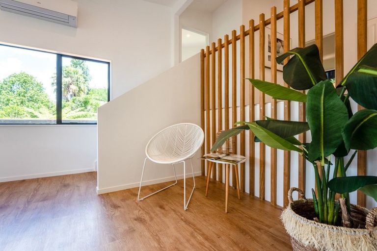 Photo of property in 11 Lannan Road, Surfdale, Waiheke Island, 1081