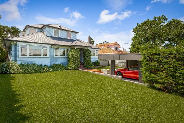 Photo of property in 34 Norwood Road, Bayswater, Auckland, 0622