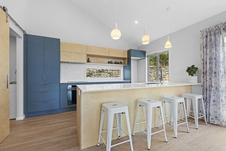 Photo of property in 5 Awanui Street, Merrilands, New Plymouth, 4312