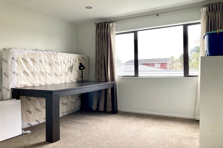 Photo of property in 73 Sturges Road, Henderson, Auckland, 0612