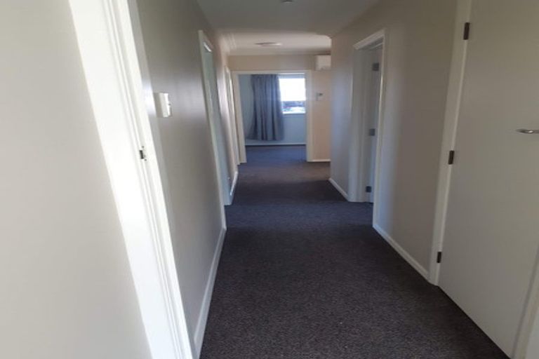 Photo of property in 8 Honeystone Street, Helensburgh, Dunedin, 9010