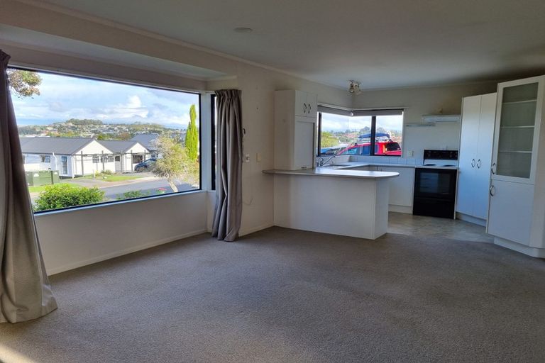Photo of property in 39 Rosario Crescent, Red Beach, 0932