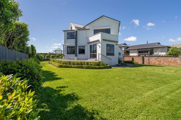 Photo of property in 712 Queens Drive, Waikiwi, Invercargill, 9810
