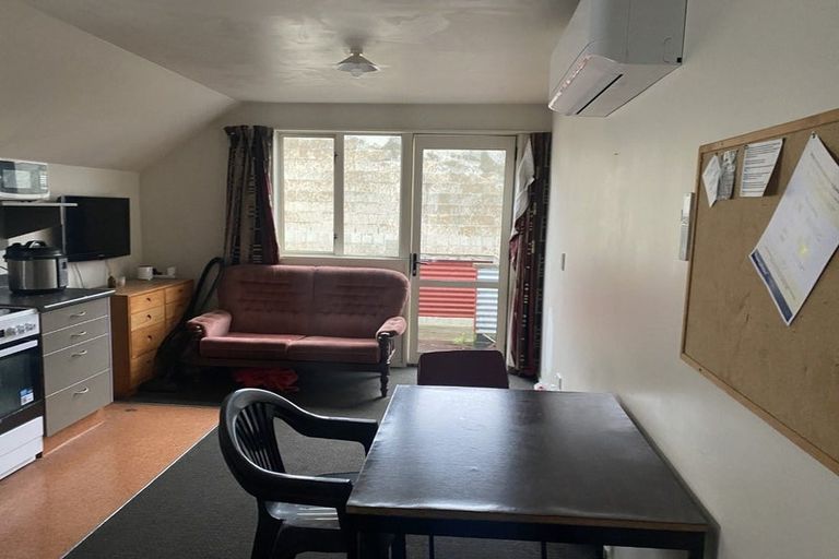 Photo of property in 28 Hyde Street, North Dunedin, Dunedin, 9016