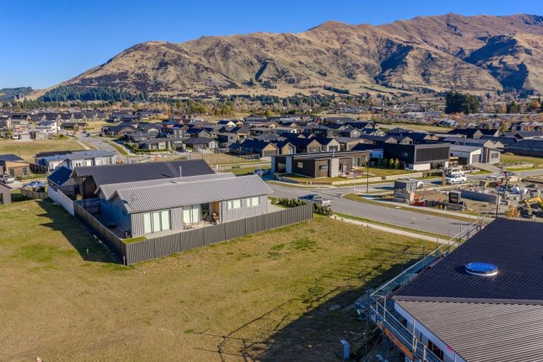Photo of property in 55 Doug Ledgerwood Drive, Wanaka, 9305