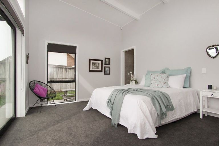 Photo of property in 2 Romeo Place, Whitianga, 3510