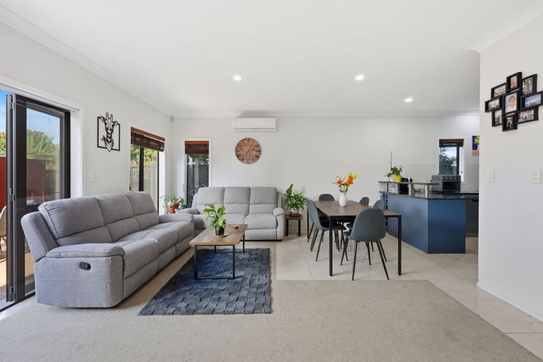 Photo of property in 118 Huntington Drive, Huntington Park, Auckland, 2013