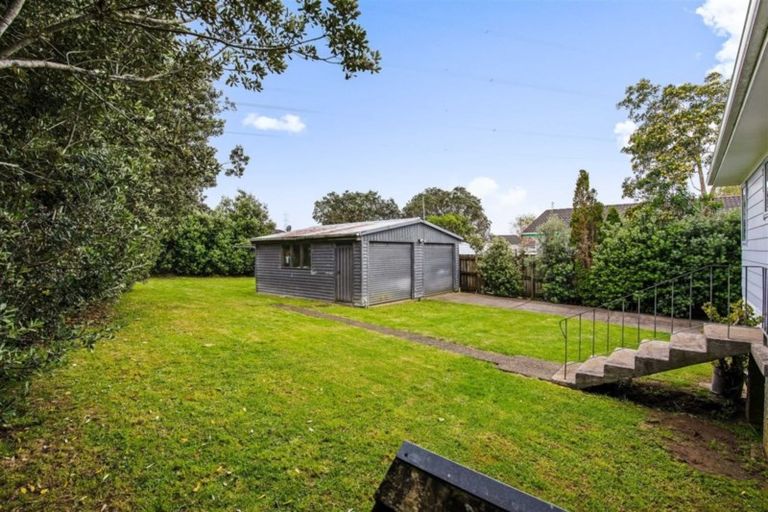 Photo of property in 6 Cherry Tree Place, Massey, Auckland, 0614