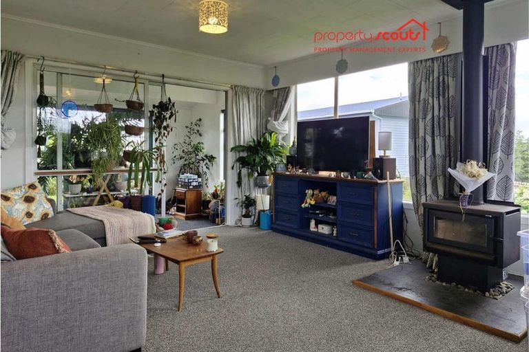 Photo of property in 119 Pioneer Road, Moturoa, New Plymouth, 4310
