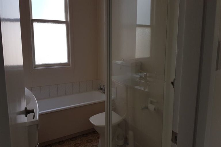 Photo of property in 2/142 Britomart Street, Berhampore, Wellington, 6023