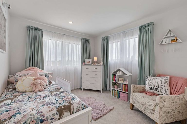 Photo of property in 46 Resolution Drive, Gulf Harbour, Whangaparaoa, 0930