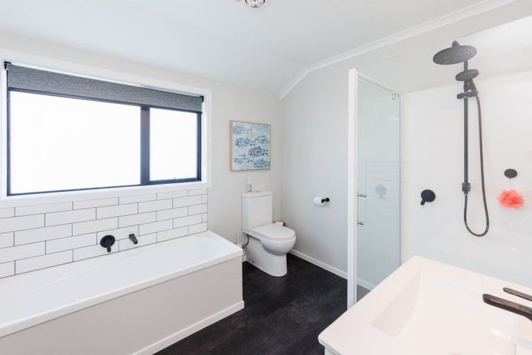 Photo of property in 26 Kimberley Grove, Westbrook, Palmerston North, 4412