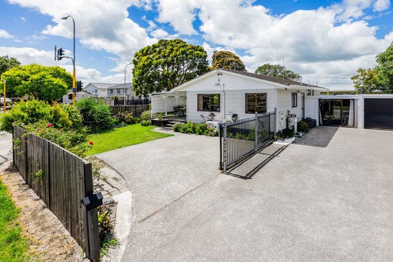 Photo of property in 1/2 Burundi Avenue, Clendon Park, Auckland, 2103