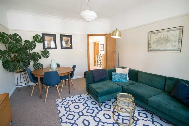 Photo of property in 2/332 Tinakori Road, Thorndon, Wellington, 6011