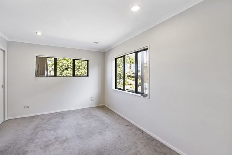 Photo of property in 28 Stratford Road, Manurewa, Auckland, 2105