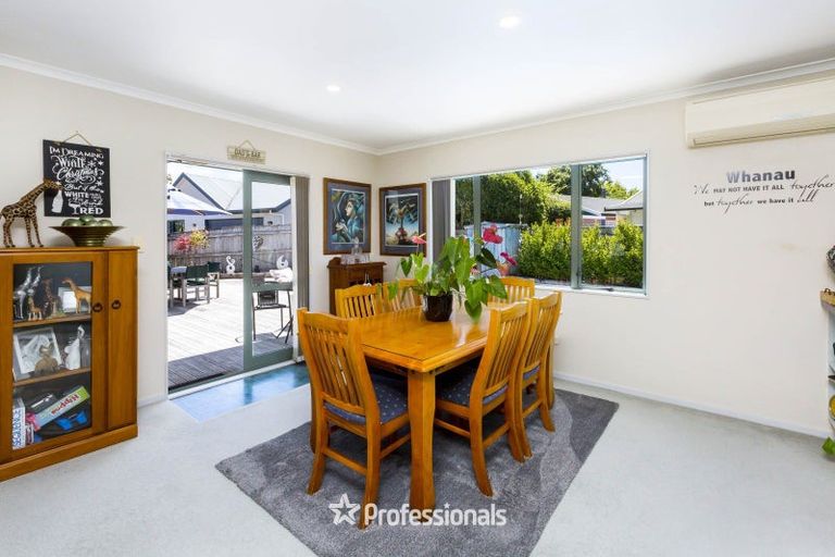 Photo of property in 8 Carlow Grove, Birchville, Upper Hutt, 5018