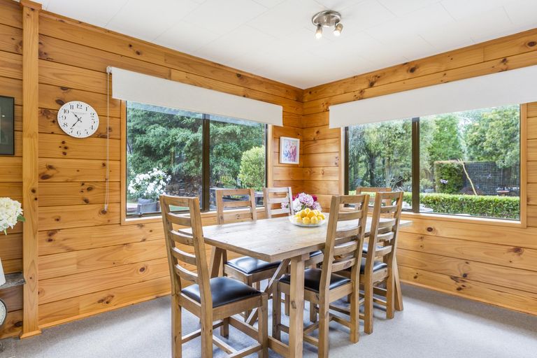 Photo of property in 1074 Peak Road, Helensville, 0875