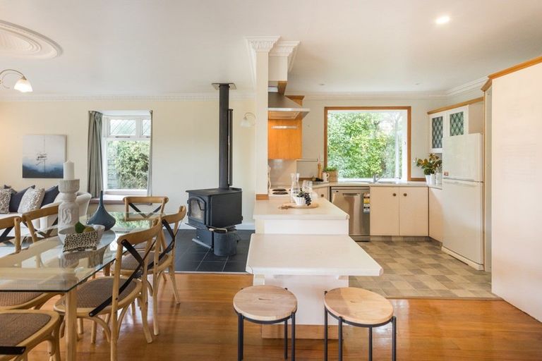 Photo of property in 2 Norwich Place, Awapuni, Palmerston North, 4412