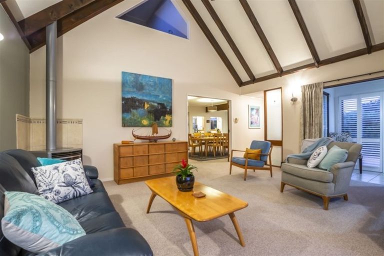 Photo of property in 2 Exploration Way, Whitby, Porirua, 5024