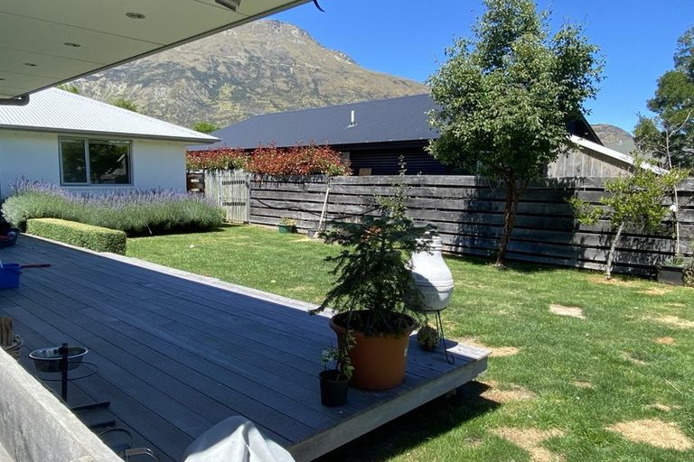 Photo of property in 42 Sylvan Street, Lake Hayes, Queenstown, 9304