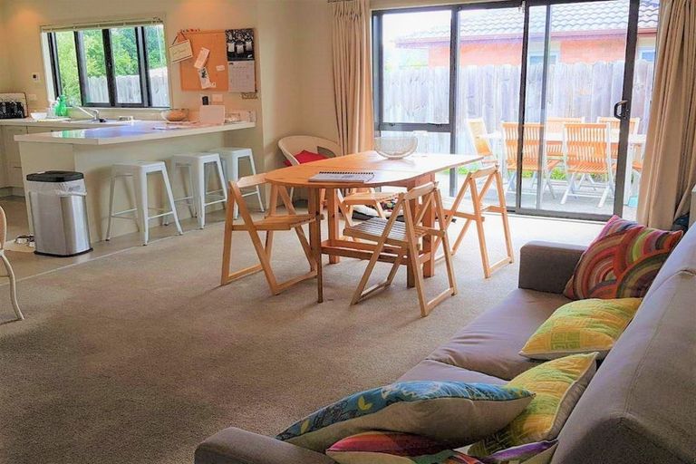 Photo of property in 19 Saltwood Street, Red Beach, 0932