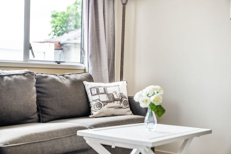 Photo of property in 62 Lynn Road, Bayview, Auckland, 0629