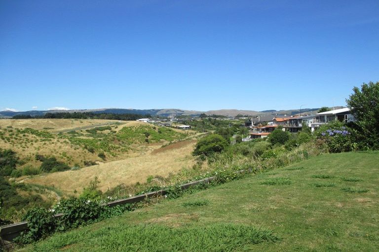 Photo of property in 35 Ruapehu Drive, Fitzherbert, Palmerston North, 4410