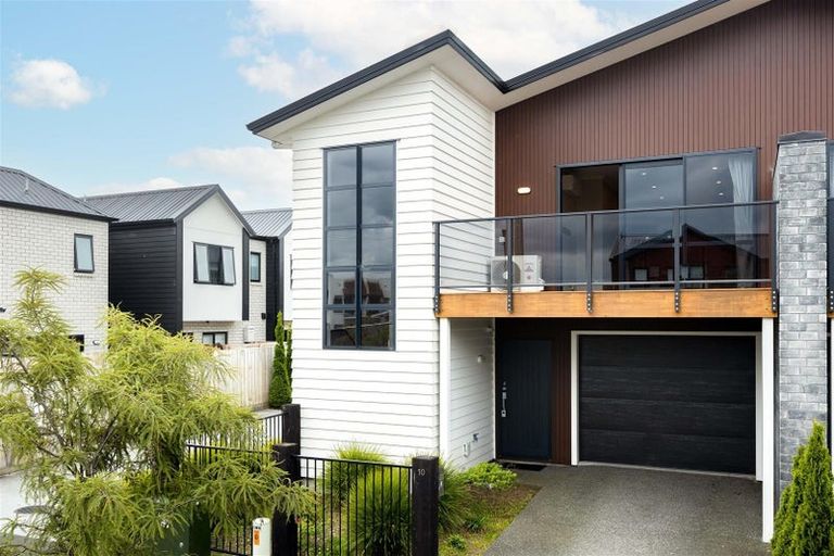 Photo of property in 2/10 Charlemont Street, Whitiora, Hamilton, 3200