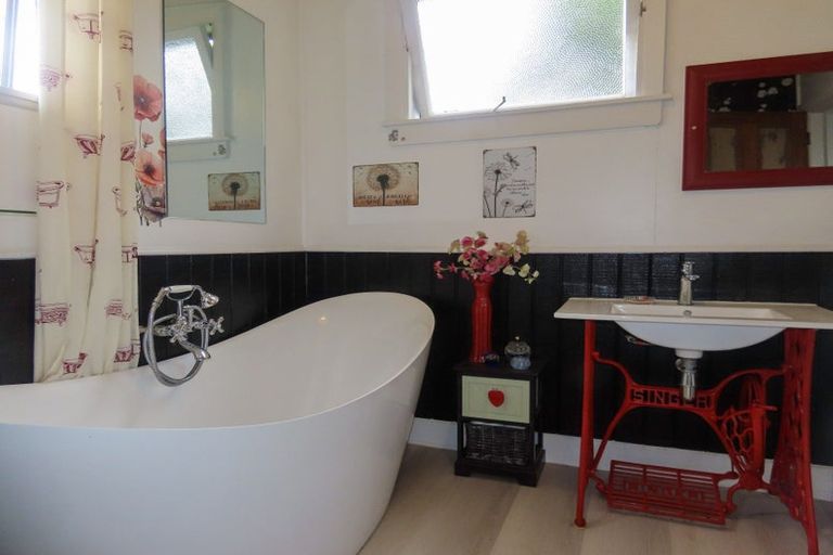 Photo of property in 69 Shiel Street, Reefton, 7830