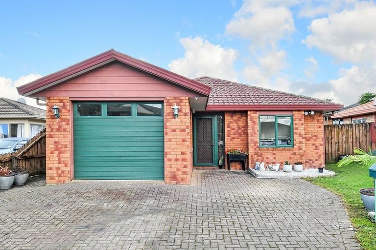 Photo of property in 3a Belleek Close, Weymouth, Auckland, 2103