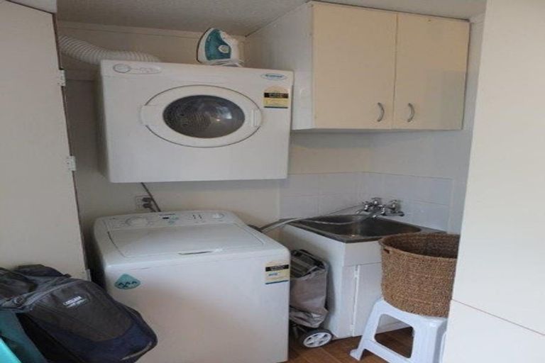 Photo of property in 44n Roxburgh Street, Mount Victoria, Wellington, 6011