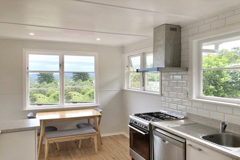 Photo of property in 108 Ruskin Road, Newlands, Wellington, 6037