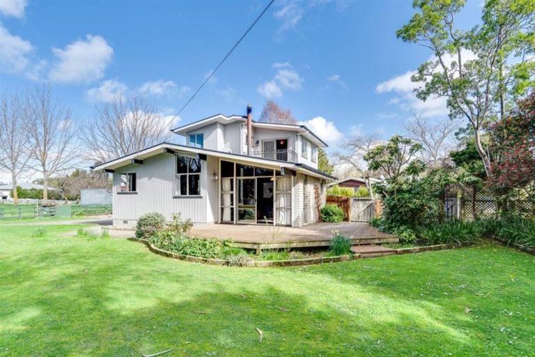 Photo of property in 22 Shanly Street, Waipawa, 4210