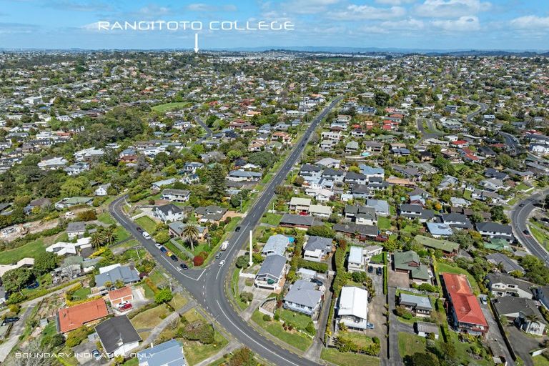 Photo of property in 1/9 Nigel Road, Browns Bay, Auckland, 0630