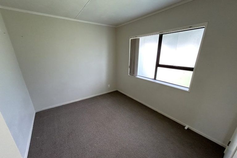 Photo of property in 2/355 Roscommon Road, Clendon Park, Auckland, 2103