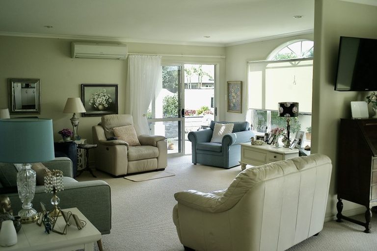 Photo of property in 43 Matene Place, Papamoa Beach, Papamoa, 3118