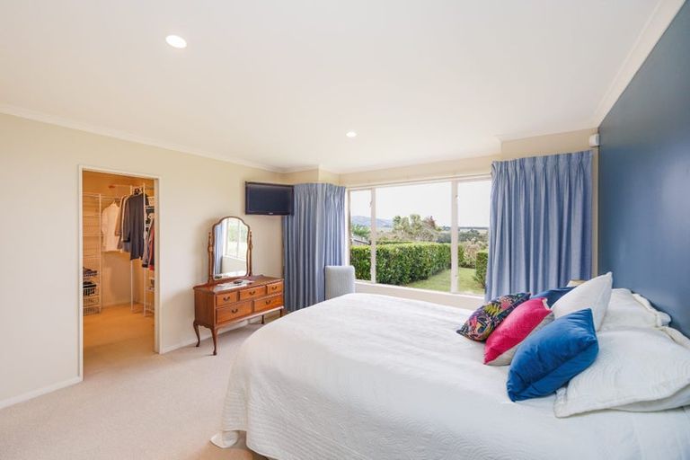 Photo of property in 144 Pacific Drive, Fitzherbert, Palmerston North, 4410