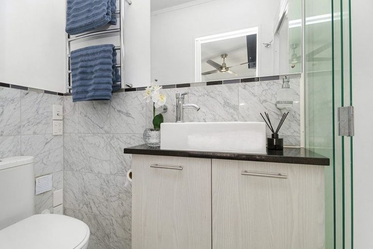 Photo of property in 2/9 Tawa Street, Tawa, Wellington, 5028