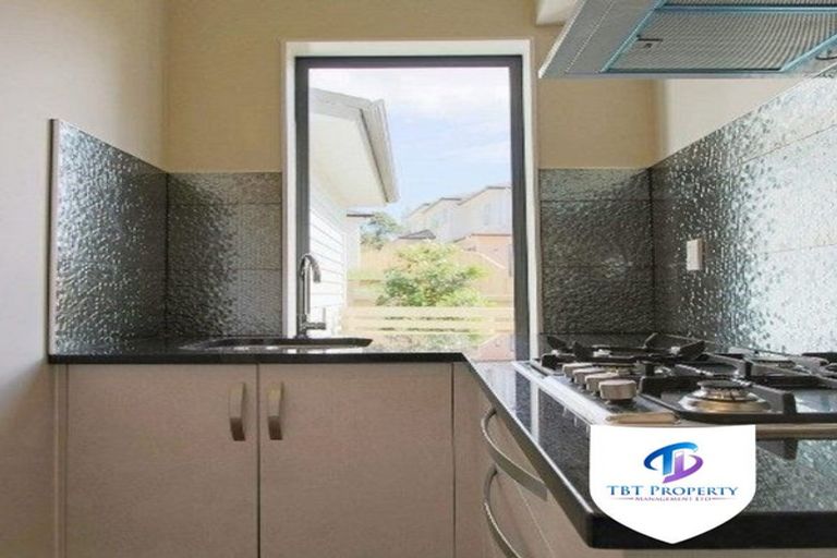 Photo of property in 25c Arrowsmith Drive, Flat Bush, Auckland, 2019