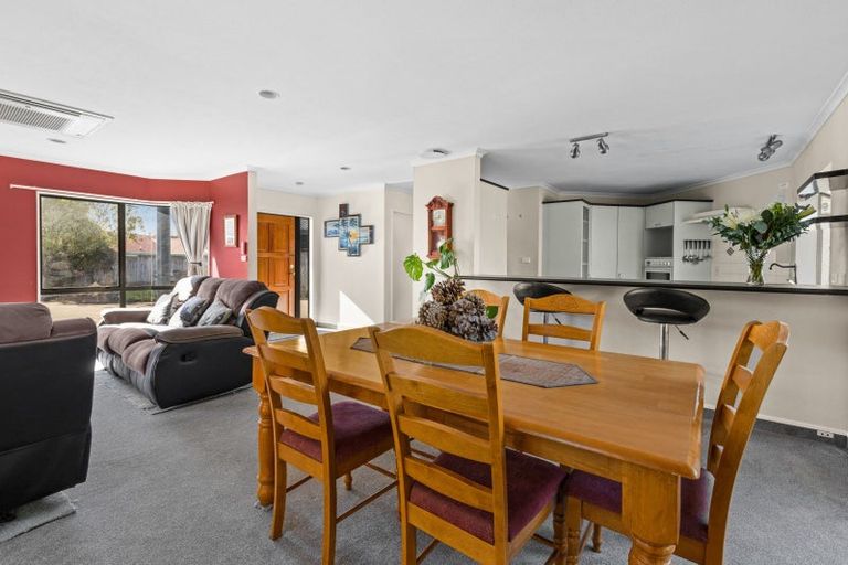 Photo of property in 17 Penlington Place, Havelock North, 4130